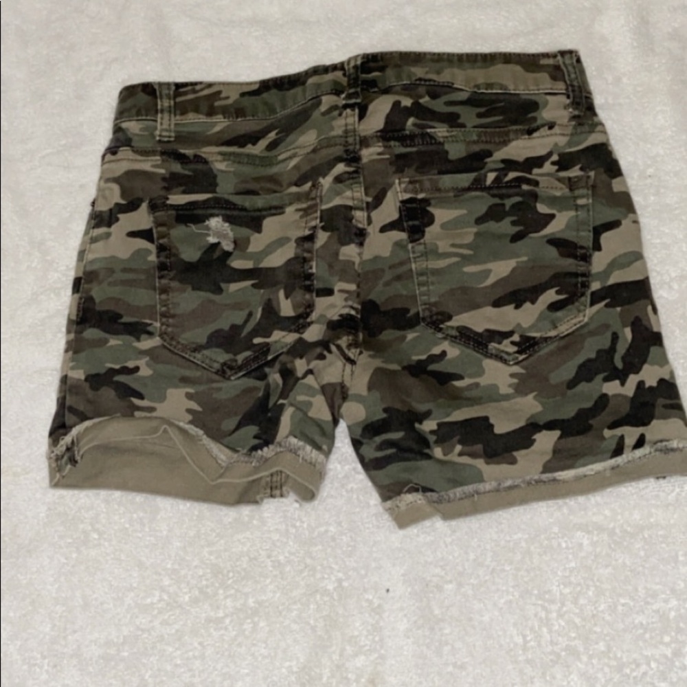 Pair of cute army shorts 💕